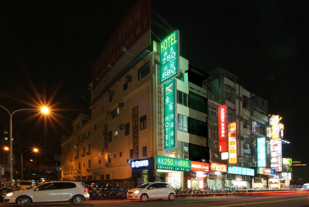 Hotel Tong Bing Express Sin-ču Exteriér fotografie